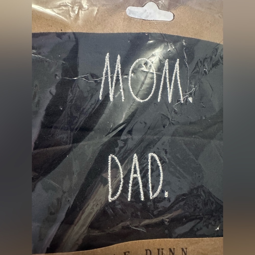 RAE DUNN Mom & Dad Face mask new in packaging - Picture 3 of 6